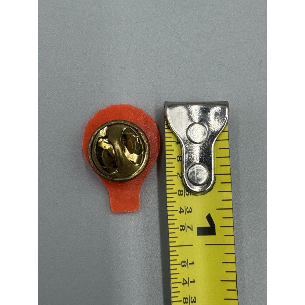 Miniature Plastic Red Hot Air Balloon Yellow Cab Lapel Pin - Picture 3 of 3